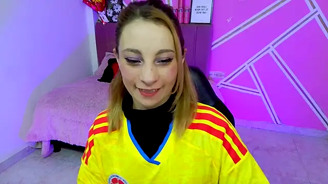 Snapshot of Barbie__sweet chatting on 06-24-26, 12:37 Barbie sweet online show from 06-24-26, 12:37