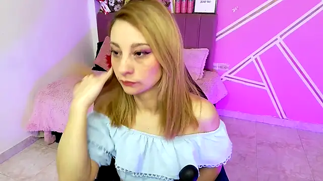 Snapshot of Barbie__sweet chatting on 06-07-26, 12:43 Barbie sweet online show from 06-07-26, 12:43
