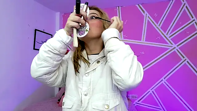 Snapshot of Barbie__sweet chatting on 06-19-26, 12:33 Barbie sweet online show from 06-19-26, 12:33