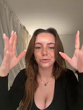 Snapshot of Cherry-Bean chatting on 06-15-26, 04:39 Cherry-Bean online show from 06-15-26, 04:39