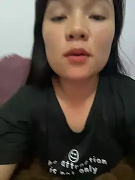 Snapshot of Luna-mi chatting on 05-27-26, 02:24 Luna-mi online show from 05-27-26, 02:24