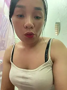 Snapshot of Luna-mi chatting on 06-03-26, 09:21 Luna-mi online show from 06-03-26, 09:21
