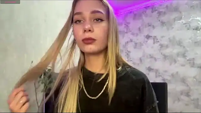 Snapshot of LexaLuxgrey chatting on 06-05-26, 06:18 LexaLuxgrey online show from 06-05-26, 06:18
