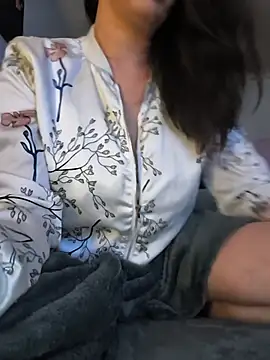 Snapshot of priska-lova chatting on 06-07-26, 12:05 priska-lova online show from 06-07-26, 12:05