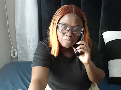 Snapshot of Softpussydiva chatting on 05-29-26, 06:25 Softpussydiva online show from 05-29-26, 06:25