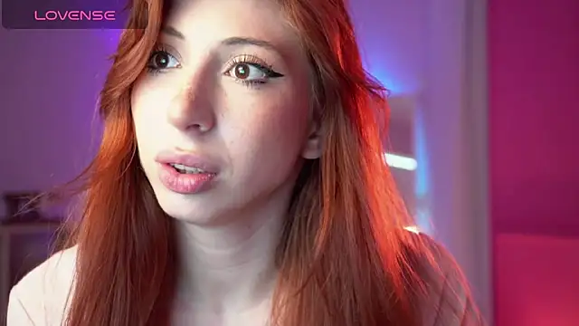 Mia Daddysgirl  online show from 06-16-26, 08:47