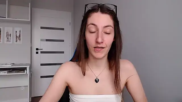 Snapshot of sweetheart_777 chatting on 05-31-26, 09:48 sweetheart 777 online show from 05-31-26, 09:48