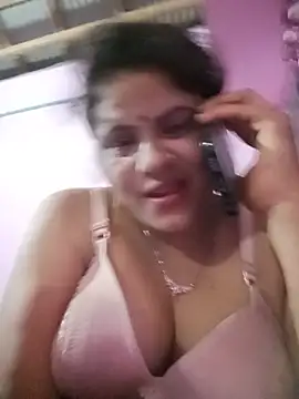 Snapshot of Maya_Vabi chatting on 06-15-26, 01:55 Maya Vabi online show from 06-15-26, 01:55