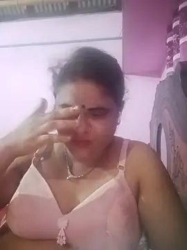 Snapshot of Maya_Vabi chatting on 07-10-26, 02:28 Maya Vabi online show from 07-10-26, 02:28