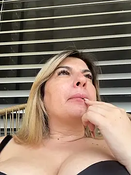 evaxxxcurvyxxx online show from 06-19-26, 09:59