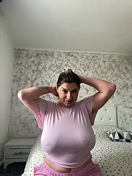 evaxxxcurvyxxx online show from 06-24-26, 08:57