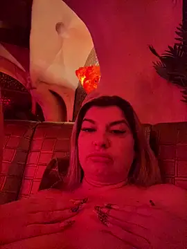 Snapshot of evaxxxcurvyxxx chatting on 05-31-26, 07:47 evaxxxcurvyxxx online show from 05-31-26, 07:47