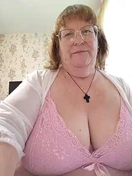 Snapshot of Sweet19-68 chatting on 06-11-26, 04:20 Sweet19-68 online show from 06-11-26, 04:20