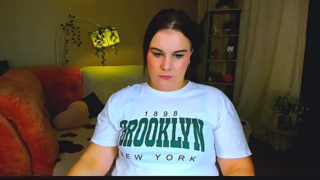 Snapshot of OliviaTwens chatting on 06-03-26, 03:07 OliviaTwens online show from 06-03-26, 03:07