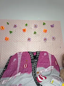 Elii petit1 online show from 07-24-26, 07:59