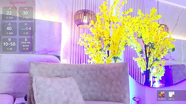 Snapshot of JuliiaSantos chatting on 06-01-26, 02:23 JuliiaSantos online show from 06-01-26, 02:23