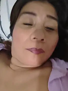 Snapshot of fire_mommy chatting on 06-11-26, 02:53 fire mommy online show from 06-11-26, 02:53
