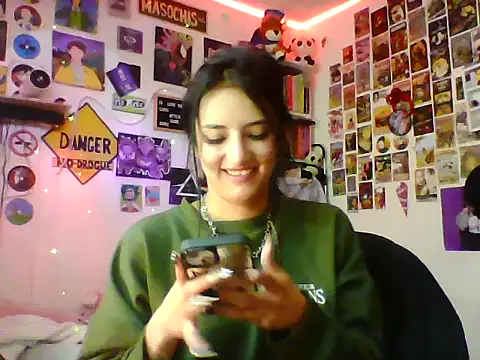 Snapshot of angelgirl2006 chatting on 06-05-26, 06:35 angelgirl2006 online show from 06-05-26, 06:35