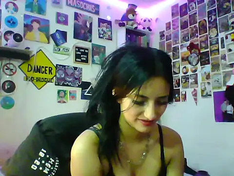 Snapshot of angelgirl2006 chatting on 06-08-26, 10:54 angelgirl2006 online show from 06-08-26, 10:54