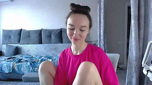 Maryana Ro online show from 10-21-25, 07:52