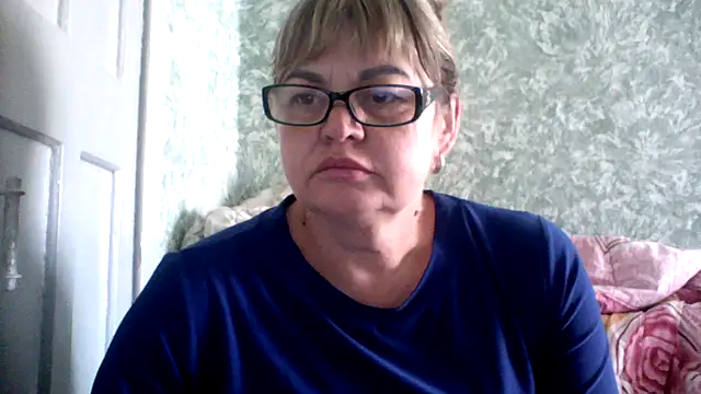 Snapshot of Empress211 chatting on 06-09-26, 06:47 Empress211 online show from 06-09-26, 06:47