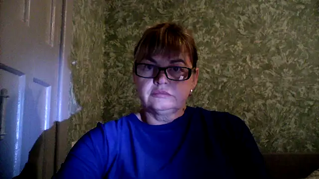 Snapshot of Empress211 chatting on 06-07-26, 05:40 Empress211 online show from 06-07-26, 05:40