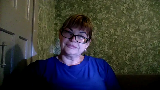 Snapshot of Empress211 chatting on 06-09-26, 06:53 Empress211 online show from 06-09-26, 06:53