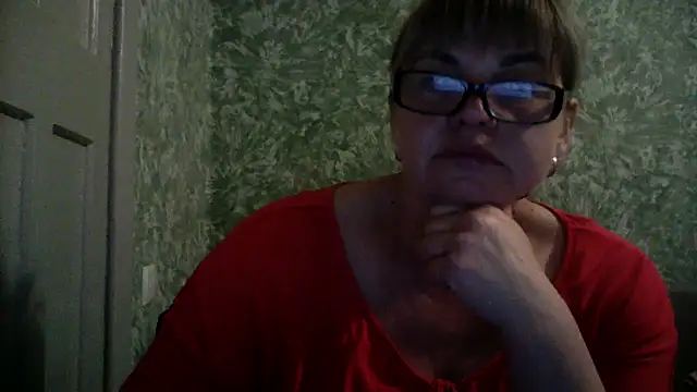 Snapshot of Empress211 chatting on 06-03-26, 05:50 Empress211 online show from 06-03-26, 05:50