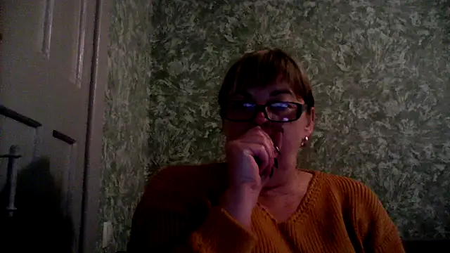 Snapshot of Empress211 chatting on 06-01-26, 06:07 Empress211 online show from 06-01-26, 06:07