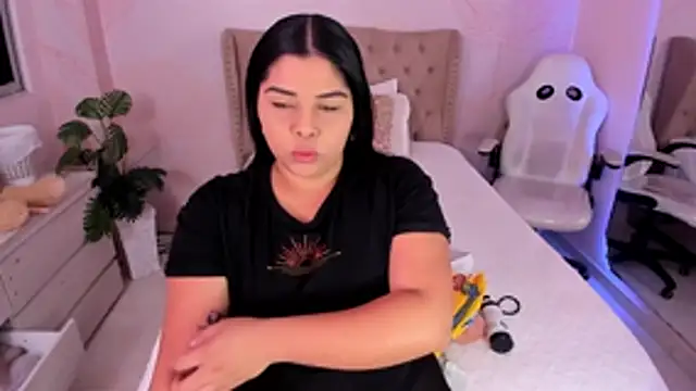 EmilySanchezz online show from 07-14-26, 11:05