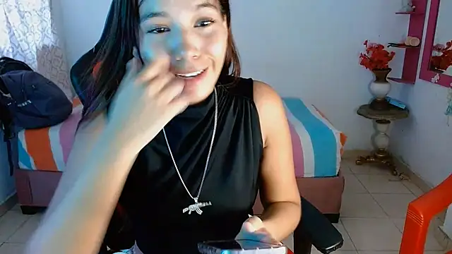 Snapshot of Alanna_lan1501 chatting on 07-08-26, 07:25 Alanna lan1501 online show from 07-08-26, 07:25