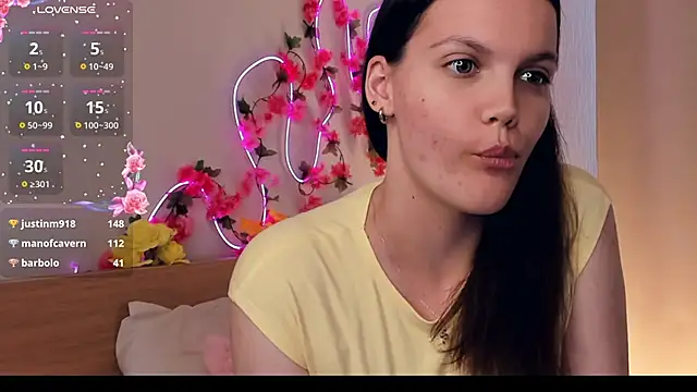 Snapshot of TessieBarriault chatting on 06-30-26, 07:41 TessieBarriault online show from 06-30-26, 07:41