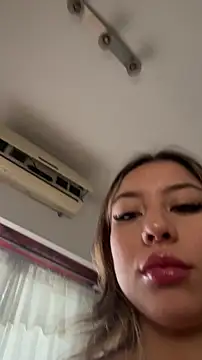 Snapshot of Natalieyourdream chatting on 05-29-26, 05:41 Natalieyourdream online show from 05-29-26, 05:41