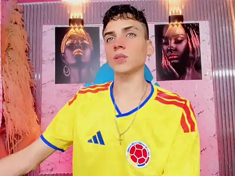 latino boyy  online show from 06-28-26, 03:46