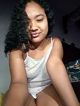 Snapshot of CarameloSweet chatting on 05-28-26, 03:14 CarameloSweet online show from 05-28-26, 03:14