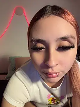 Sophia LuxxX online show from 07-17-26, 10:51