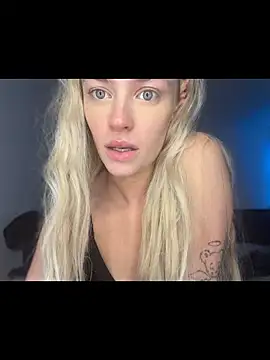Snapshot of cherrythepie chatting on 06-01-26, 04:56 cherrythepie online show from 06-01-26, 04:56