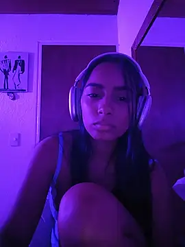 Snapshot of xcleila chatting on 06-11-26, 05:59 xcleila online show from 06-11-26, 05:59