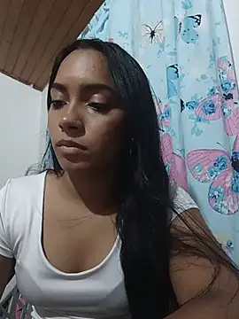 Snapshot of xcleila chatting on 07-11-26, 04:46 xcleila online show from 07-11-26, 04:46