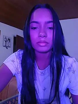 Snapshot of xcleila chatting on 06-26-26, 03:01 xcleila online show from 06-26-26, 03:01