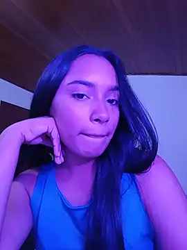Snapshot of xcleila chatting on 06-25-26, 03:26 xcleila online show from 06-25-26, 03:26