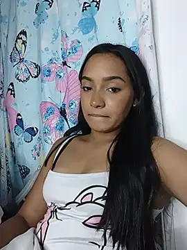Snapshot of xcleila chatting on 07-12-26, 05:08 xcleila online show from 07-12-26, 05:08