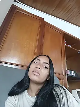 Snapshot of xcleila chatting on 06-01-26, 04:39 xcleila online show from 06-01-26, 04:39