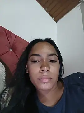 Snapshot of xcleila chatting on 06-01-26, 04:13 xcleila online show from 06-01-26, 04:13