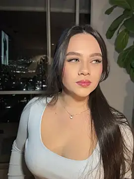 Snapshot of SarahRiveros chatting on 06-25-26, 12:41 SarahRiveros online show from 06-25-26, 12:41