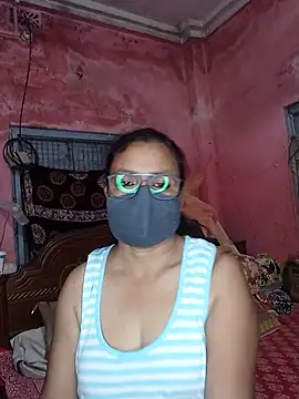 Snapshot of MoonLusty chatting on 06-16-26, 05:13 MoonLusty online show from 06-16-26, 05:13