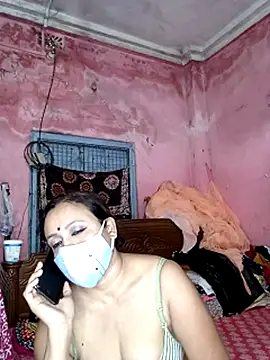 Snapshot of MoonLusty chatting on 06-05-26, 06:52 MoonLusty online show from 06-05-26, 06:52