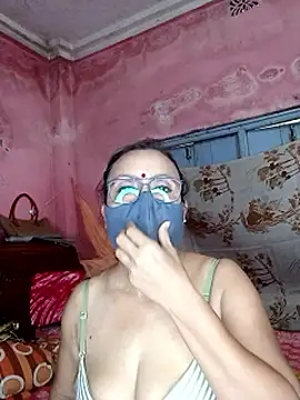 Snapshot of MoonLusty chatting on 06-02-26, 06:13 MoonLusty online show from 06-02-26, 06:13