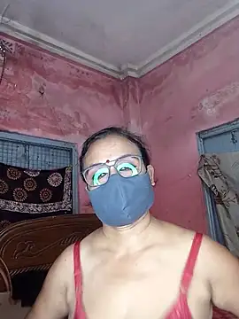 Snapshot of MoonLusty chatting on 06-17-26, 05:29 MoonLusty online show from 06-17-26, 05:29