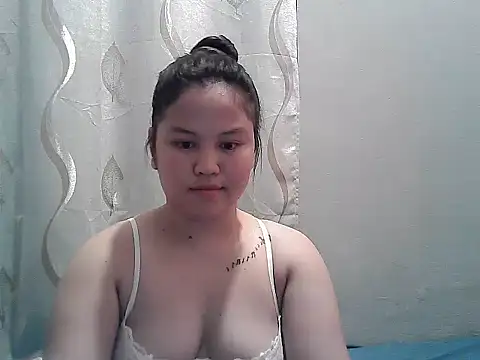 Snapshot of ThePrettySecret chatting on 06-03-26, 02:33 ThePrettySecret online show from 06-03-26, 02:33